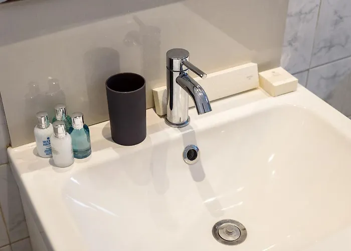 Strata By Rocks Estates アパート ナウサ