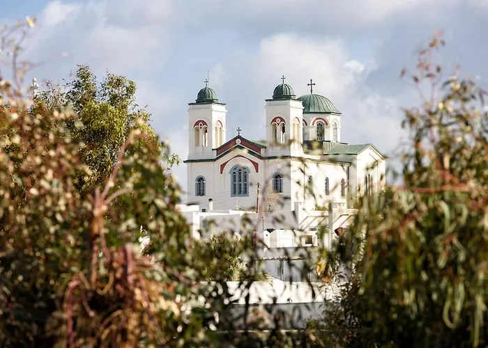 Strata By Rocks Estates * ナウサ